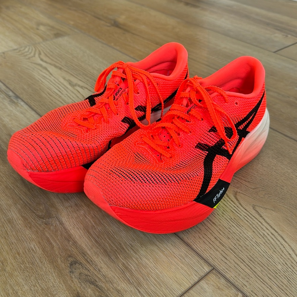 ASICS Metaspeed Sky Paris